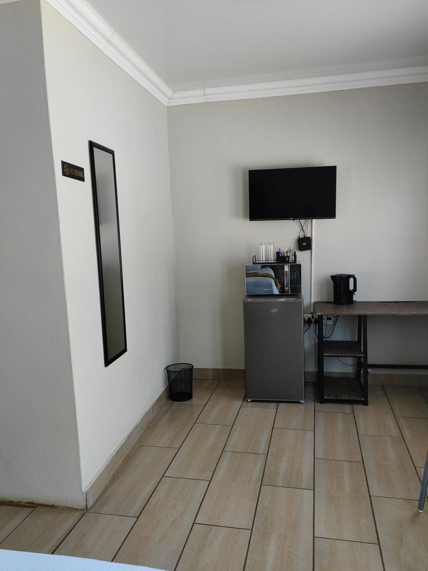 Back Of The Moon Guesthouse Kuruman Esterno foto