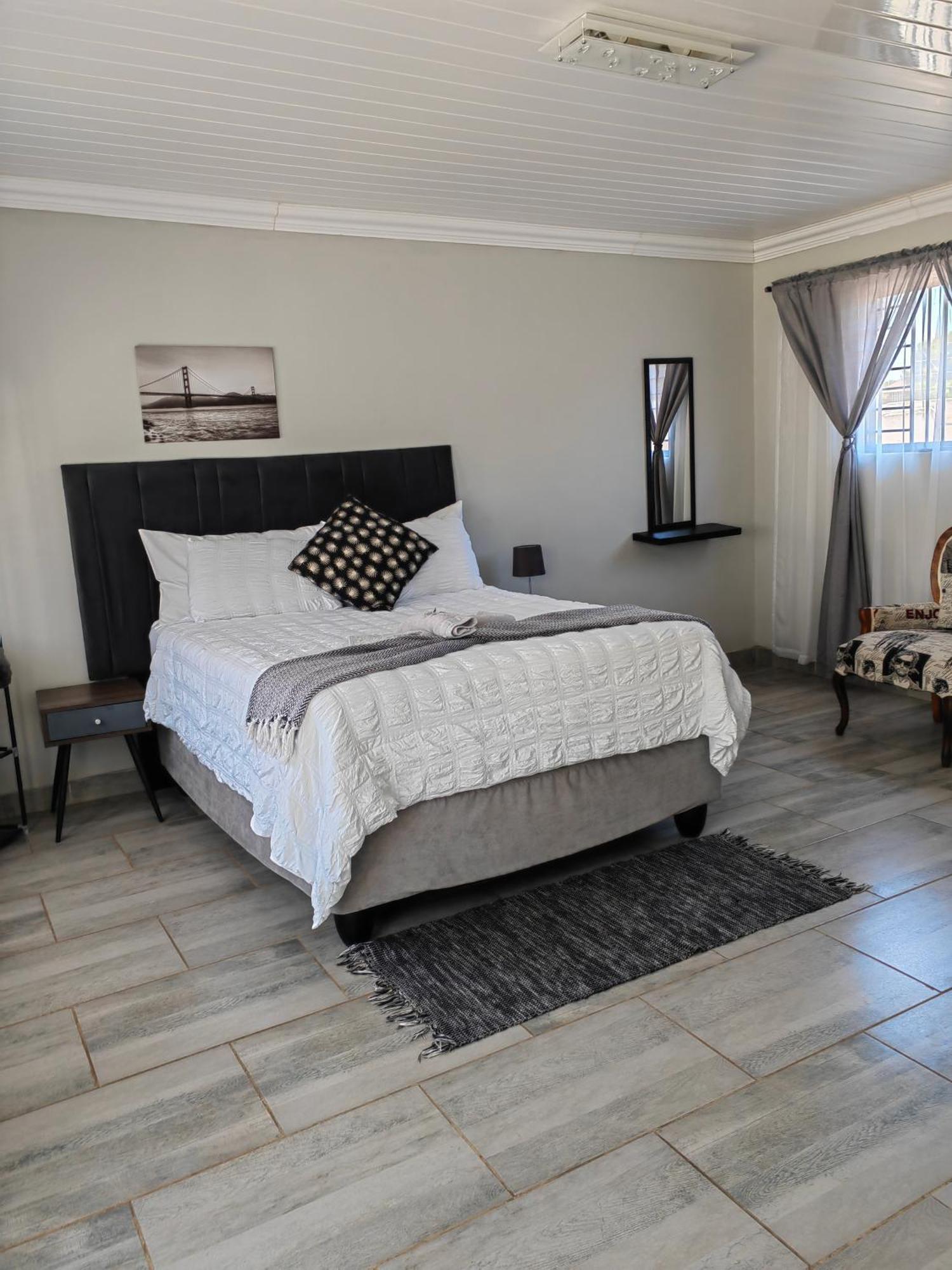 Back Of The Moon Guesthouse Kuruman Esterno foto