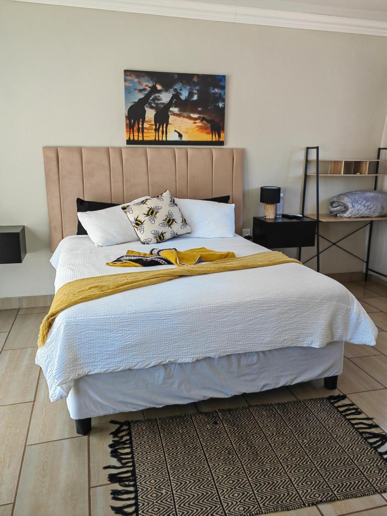 Back Of The Moon Guesthouse Kuruman Esterno foto